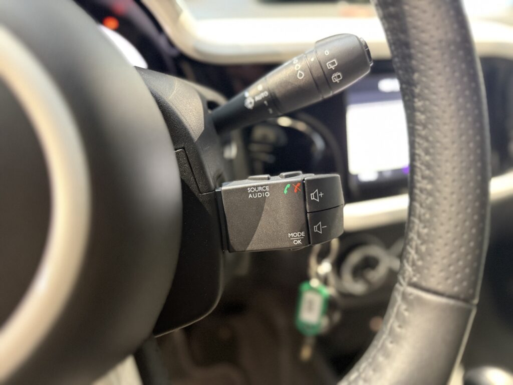 Renault Twingo Exposé-Bild 30