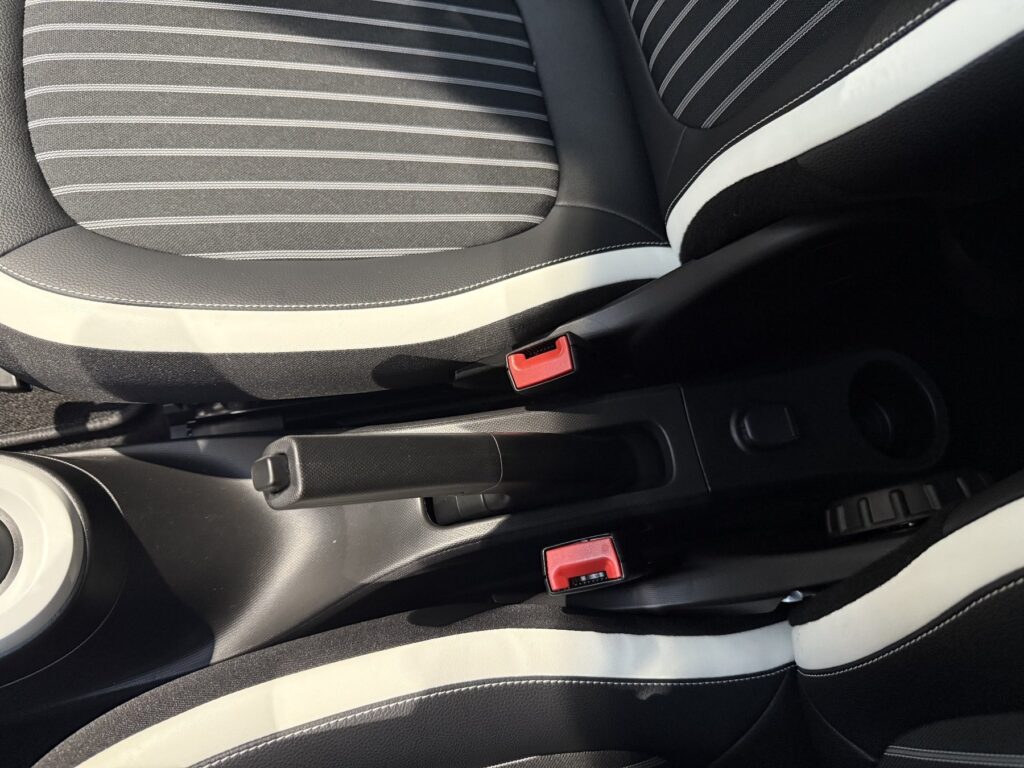 Renault Twingo Exposé-Bild 37