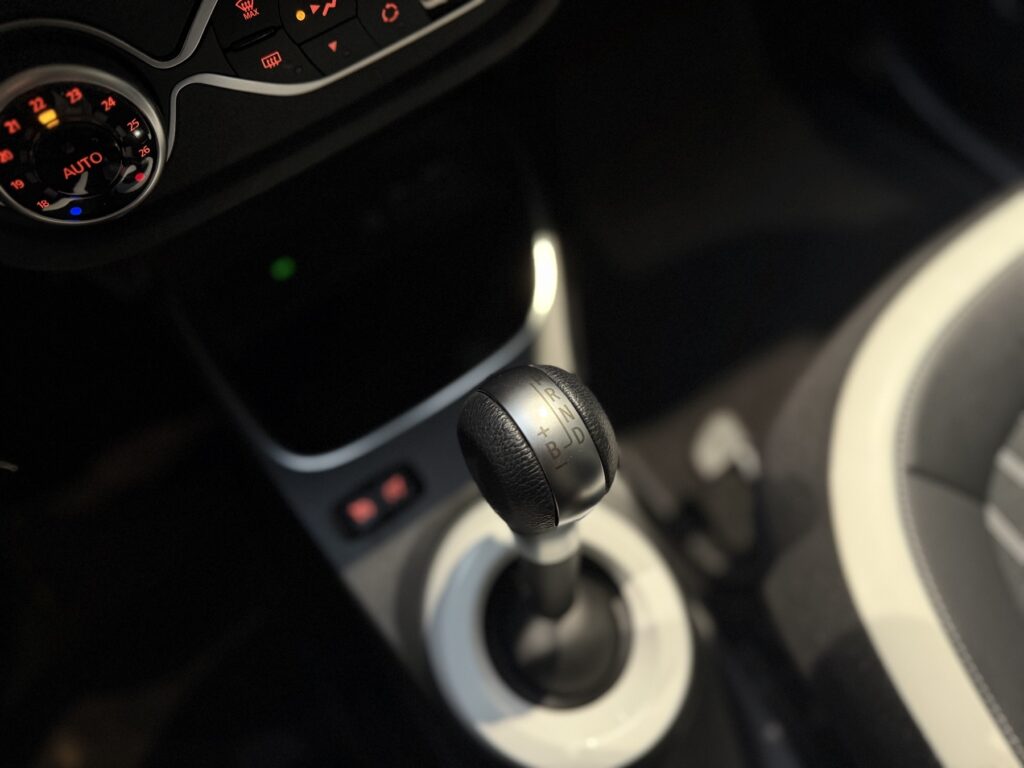 Renault Twingo Exposé-Bild 38