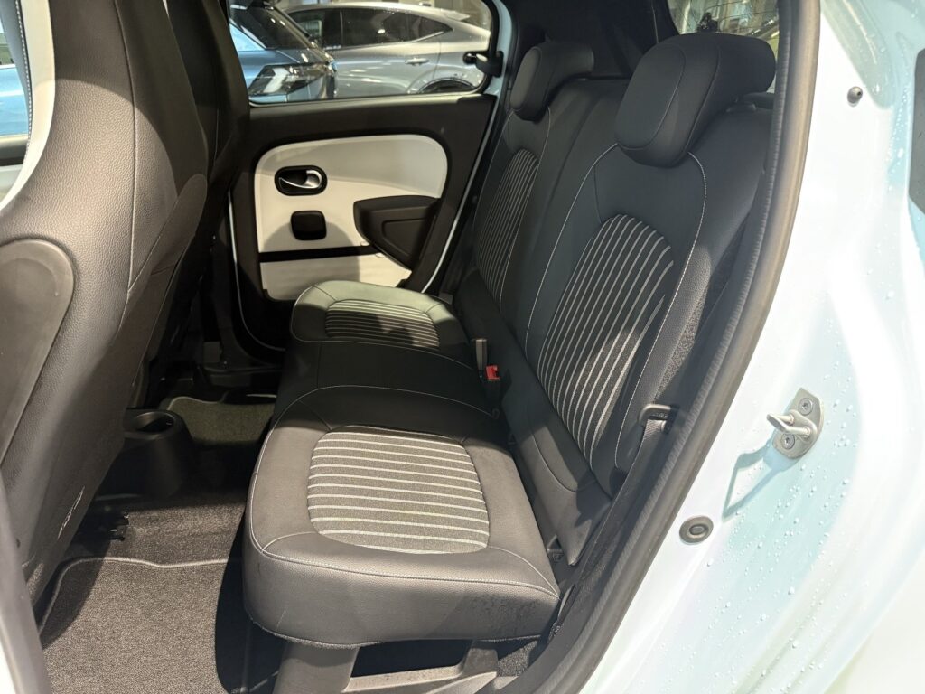 Renault Twingo Exposé-Bild 46
