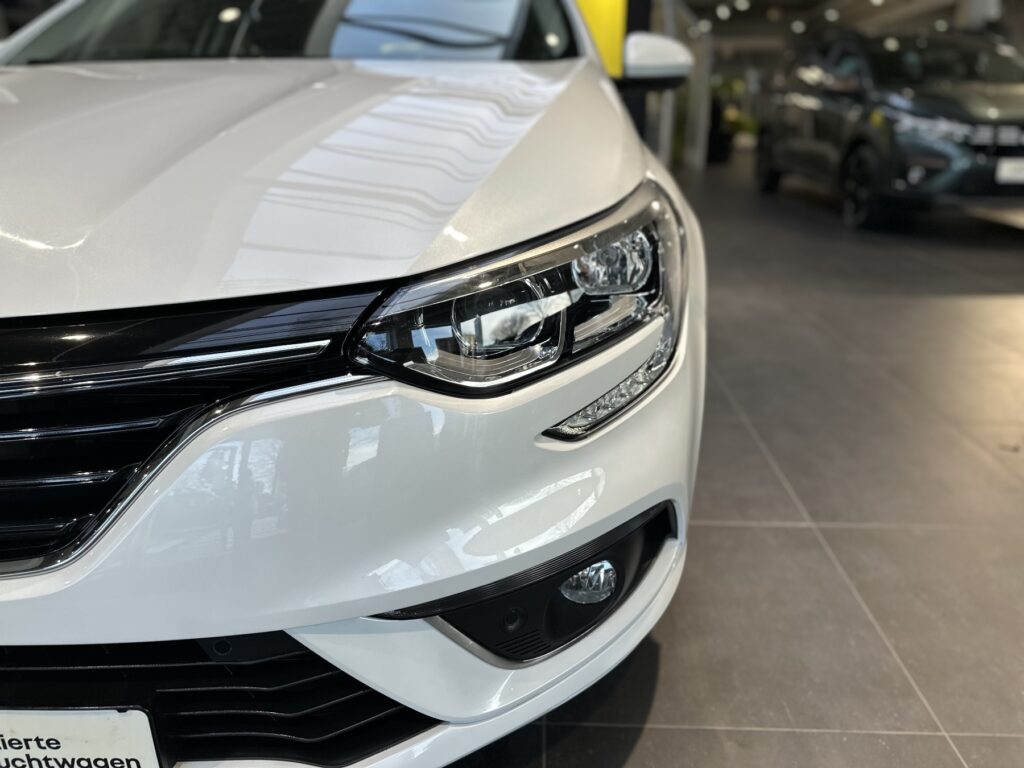 Renault Megane Exposé-Bild 3
