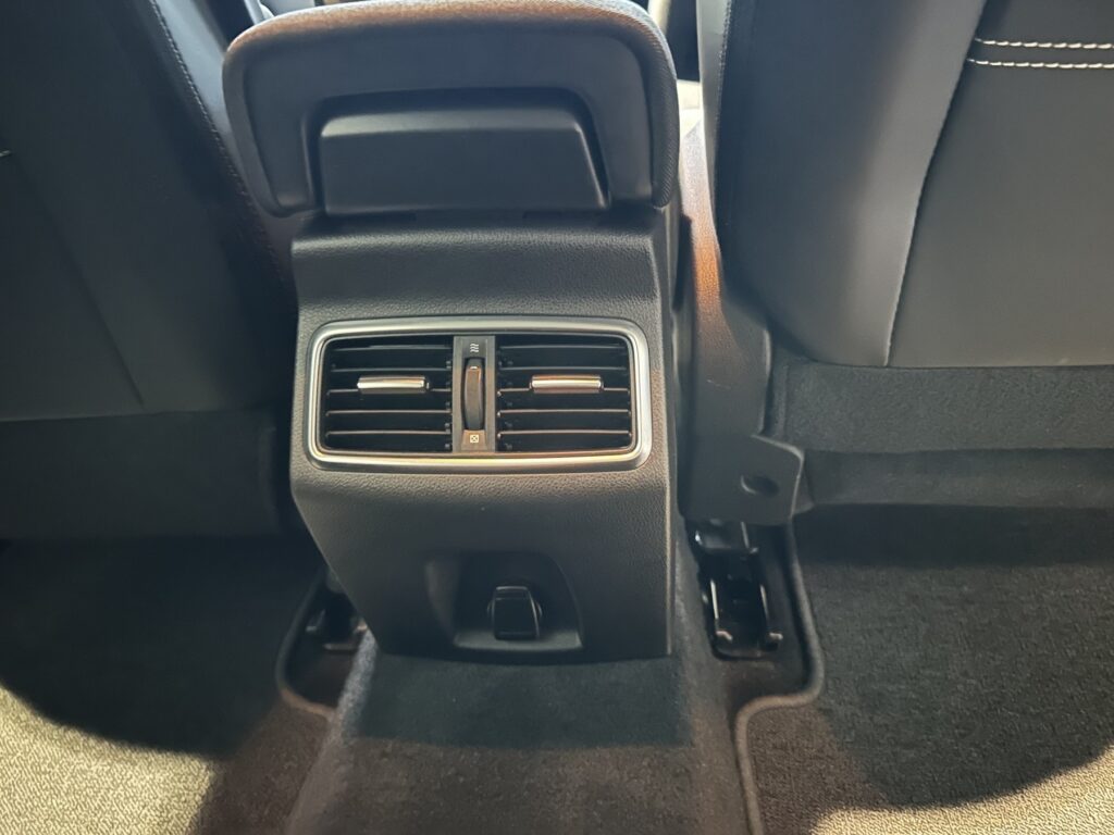 Renault Megane Exposé-Bild 17