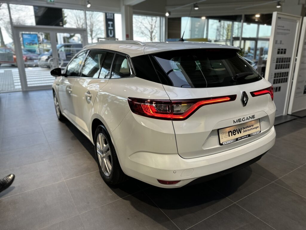 Renault Megane Exposé-Bild 24