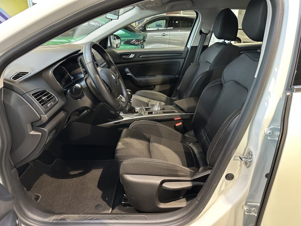Renault Megane Exposé-Bild 28