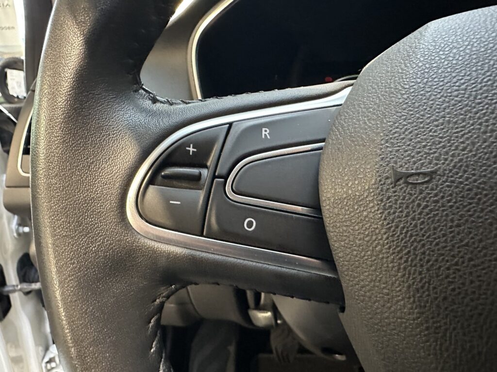 Renault Megane Exposé-Bild 34