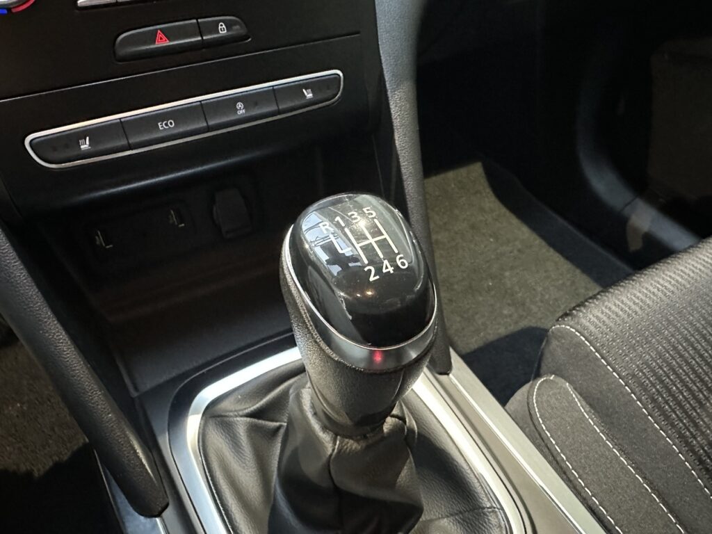 Renault Megane Exposé-Bild 43