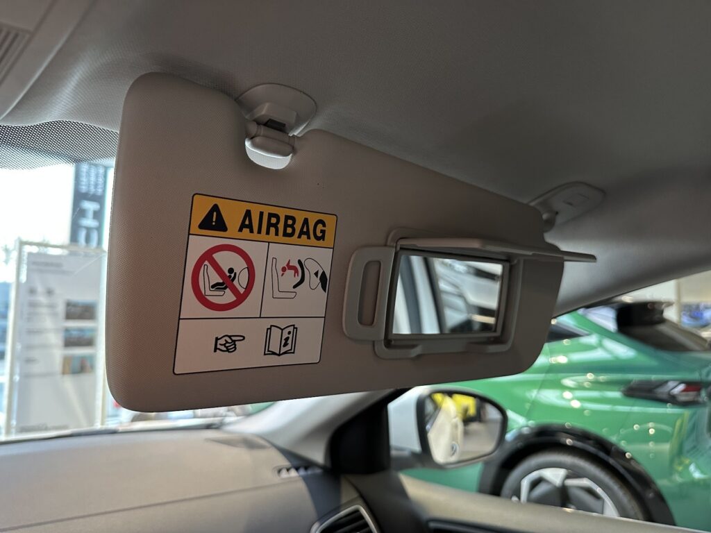 Renault Megane Exposé-Bild 46