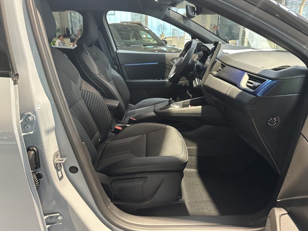 Renault Captur Exposé-Bild 23