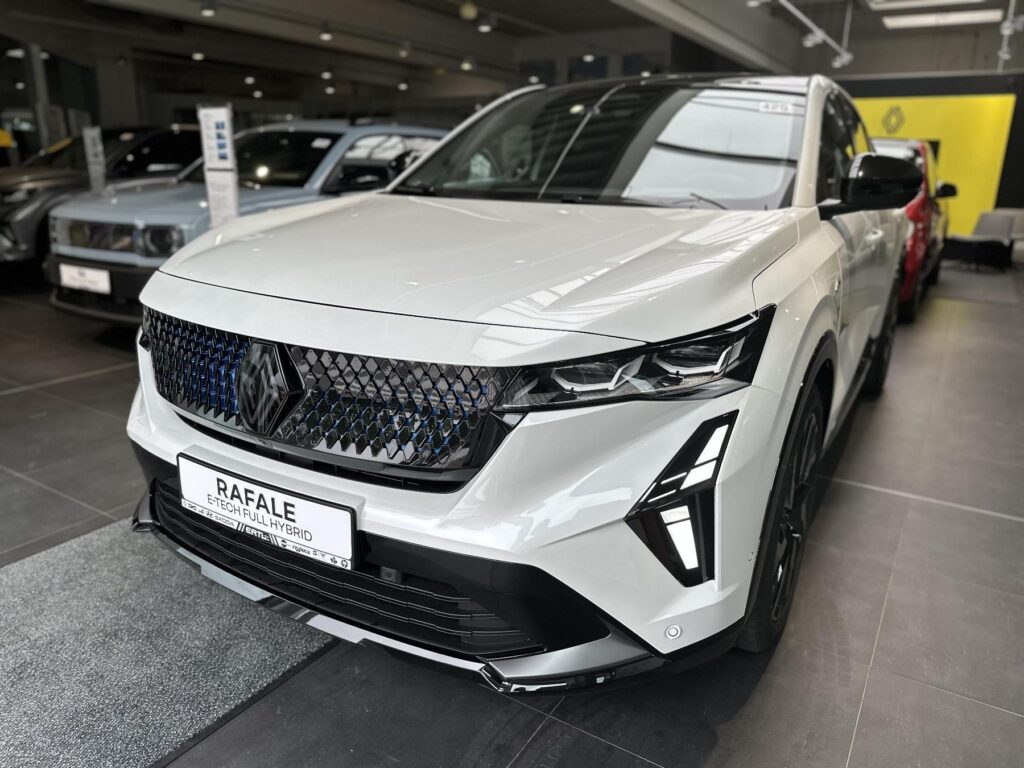 Renault Rafale Exposé-Bild 1