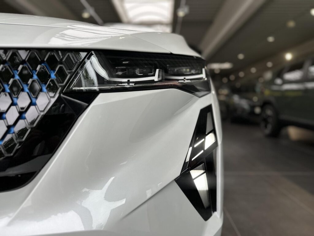 Renault Rafale Exposé-Bild 3