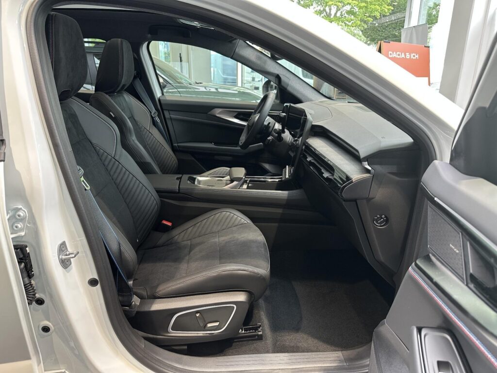 Renault Rafale Exposé-Bild 9