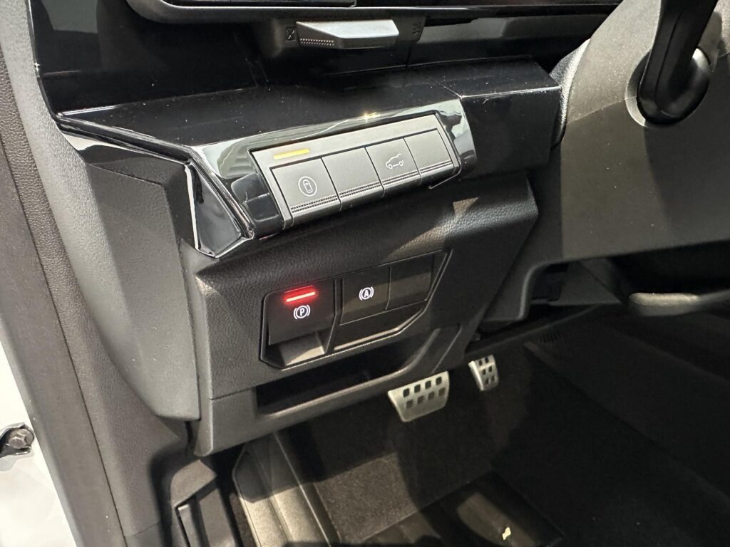 Renault Rafale Exposé-Bild 31