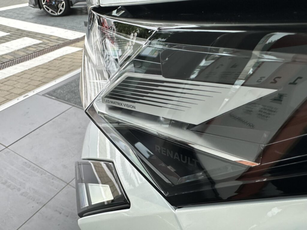 Renault Rafale Exposé-Bild 5