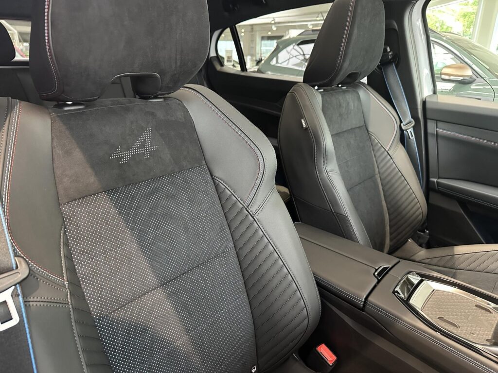 Renault Rafale Exposé-Bild 13