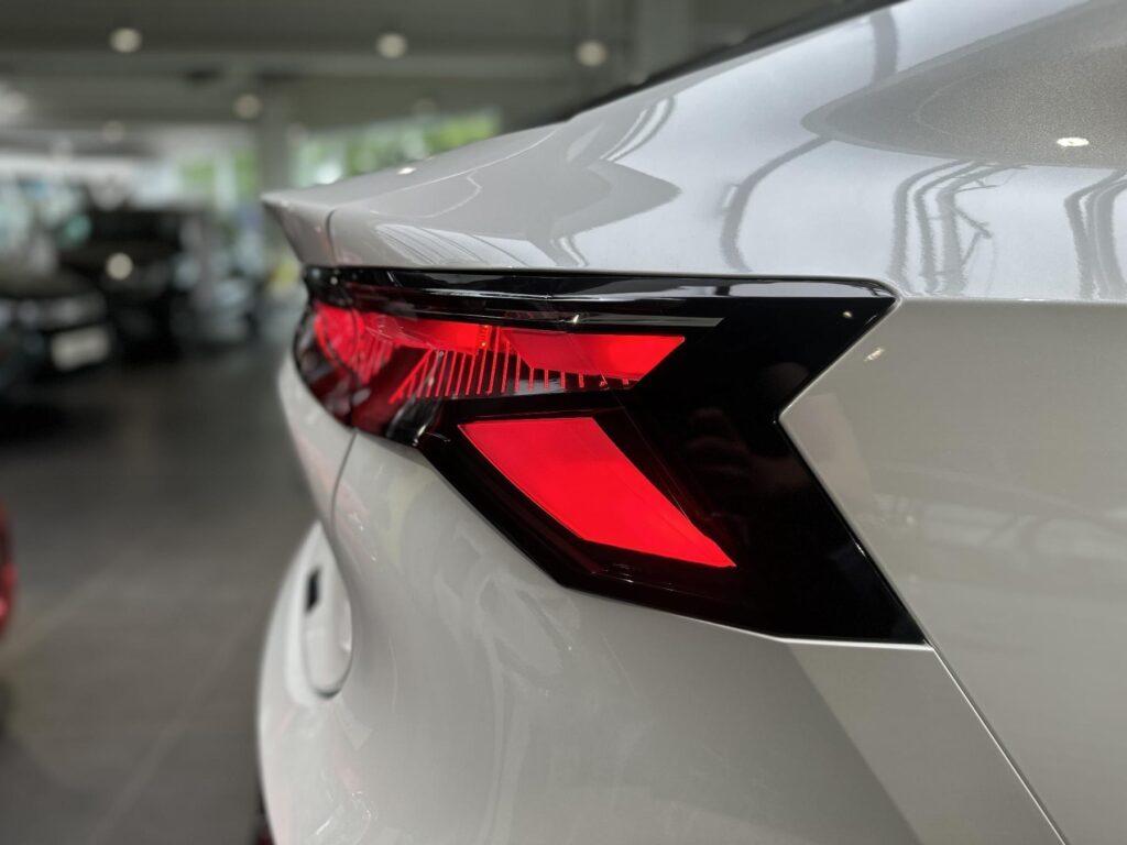 Renault Rafale Exposé-Bild 20