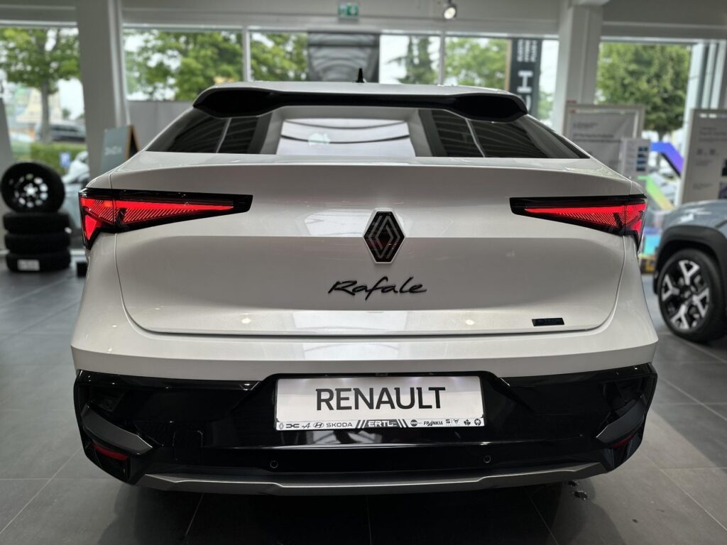 Renault Rafale Exposé-Bild 22