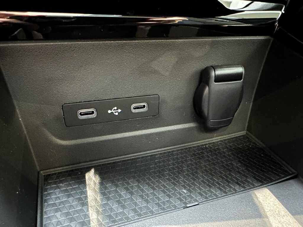 Renault Rafale Exposé-Bild 44