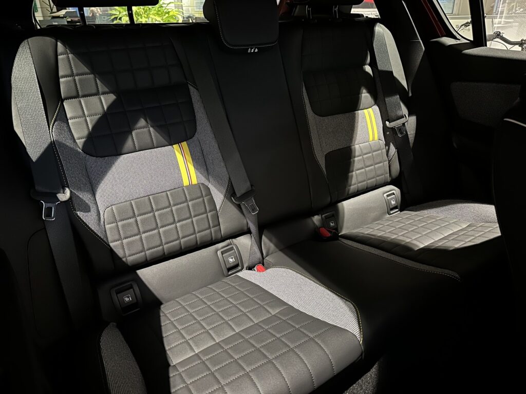 Renault R 4 Exposé-Bild 12