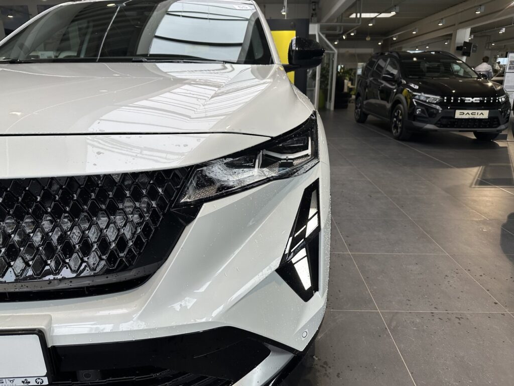 Renault Rafale Exposé-Bild 3