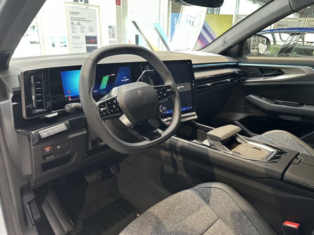 Renault Rafale Exposé-Bild 32