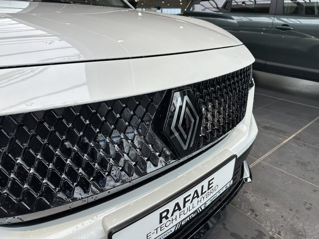 Renault Rafale Exposé-Bild 6