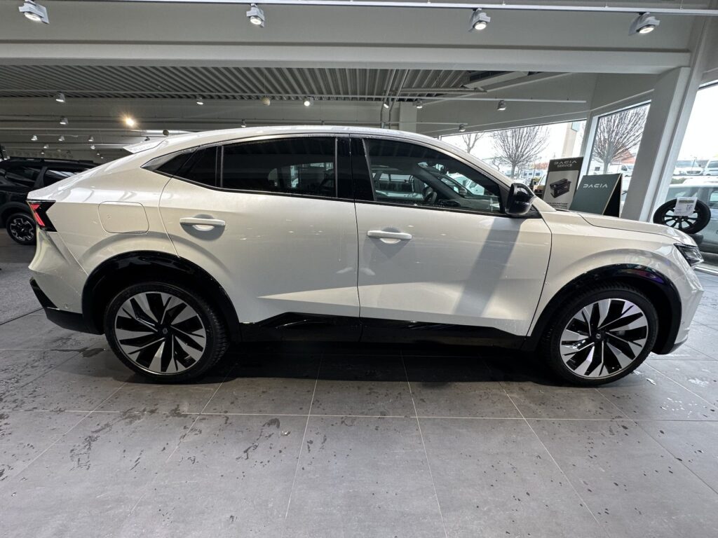 Renault Rafale Exposé-Bild 7