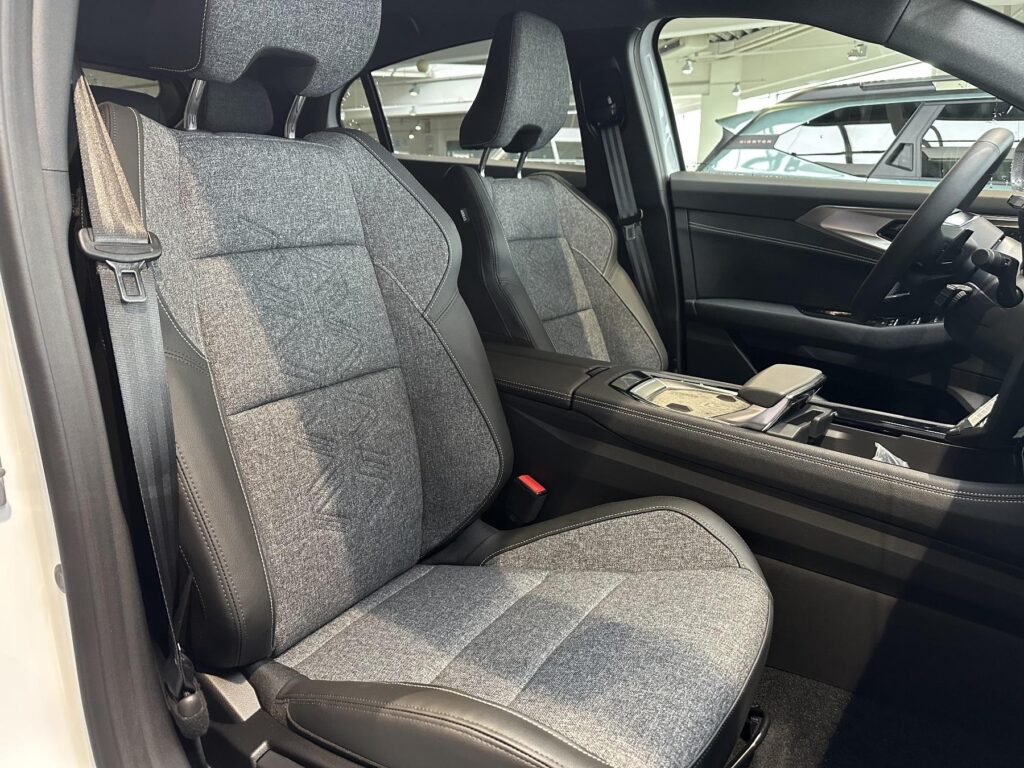 Renault Rafale Exposé-Bild 11