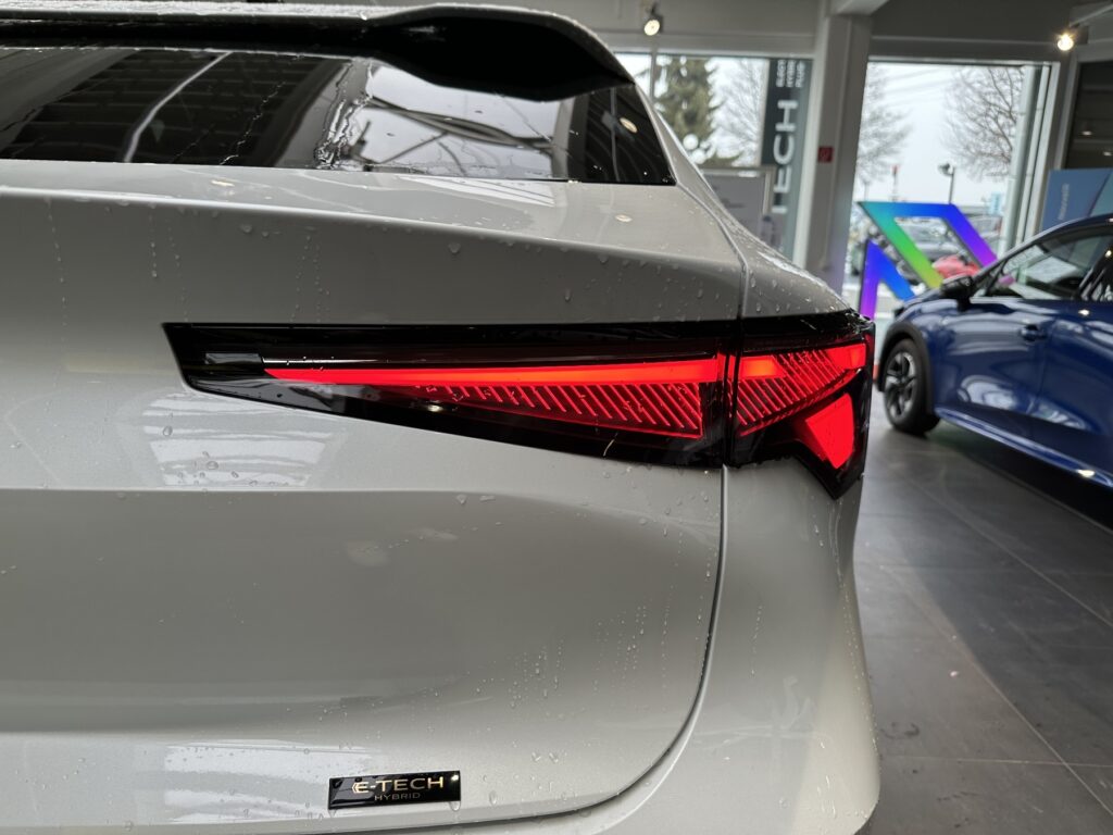 Renault Rafale Exposé-Bild 21