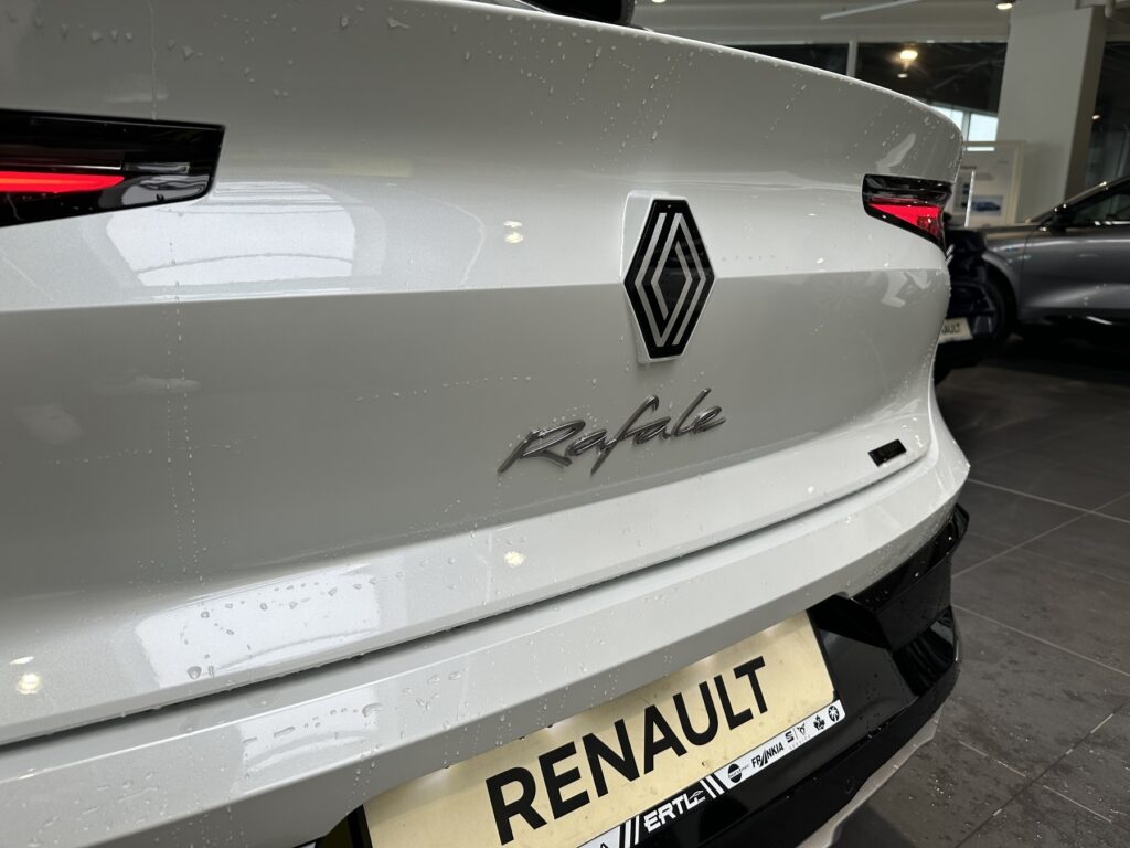 Renault Rafale Exposé-Bild 22