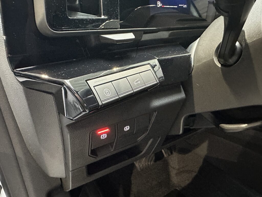 Renault Rafale Exposé-Bild 31