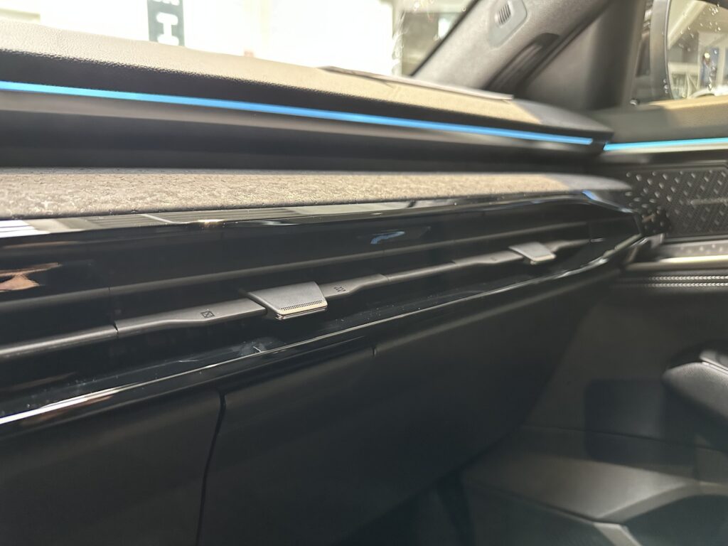 Renault Rafale Exposé-Bild 48