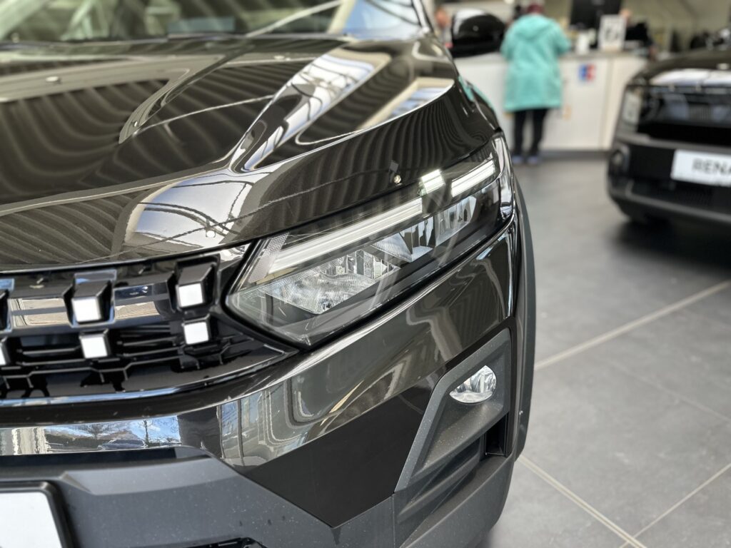 Dacia Sandero Exposé-Bild 3