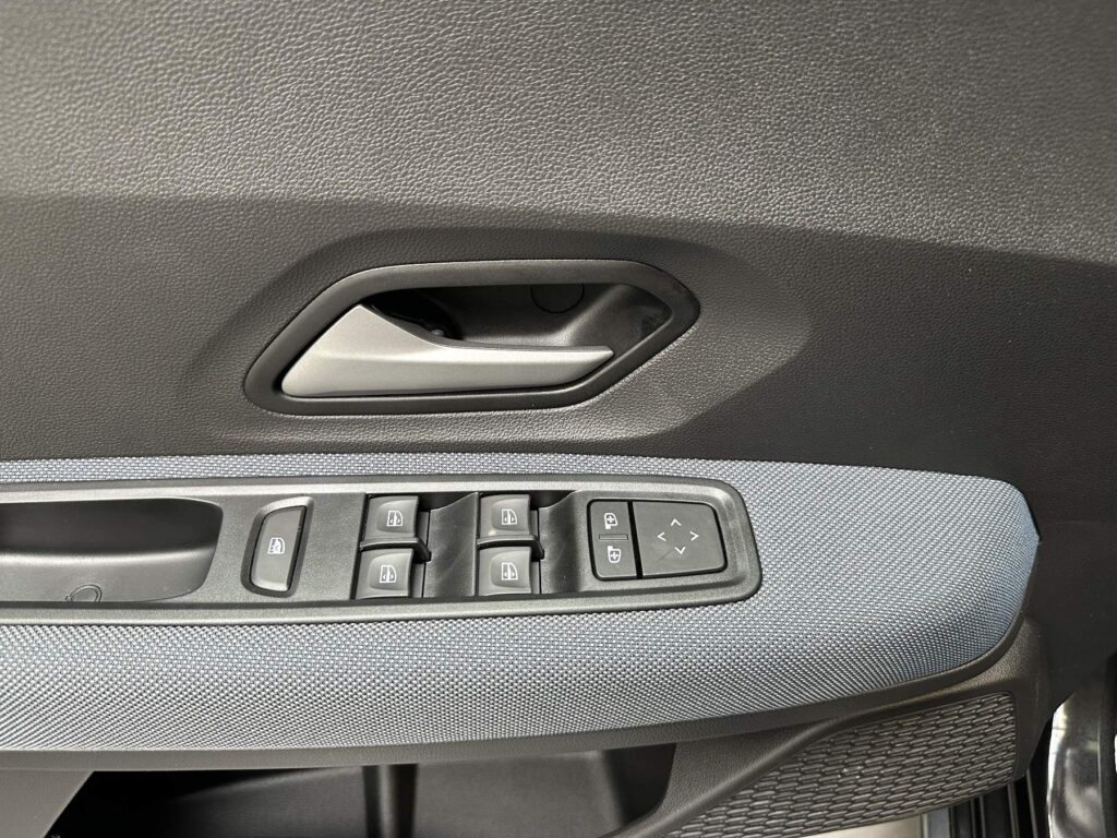 Dacia Sandero Exposé-Bild 31