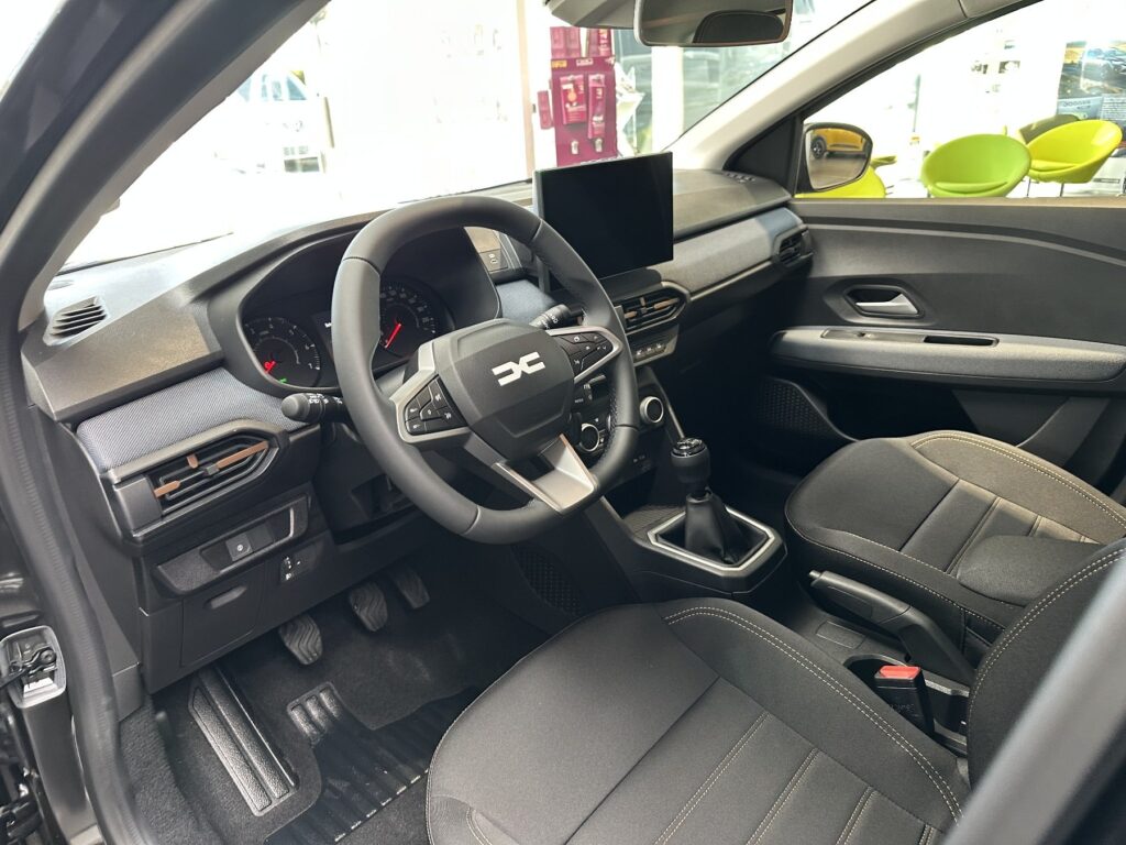 Dacia Sandero Exposé-Bild 33