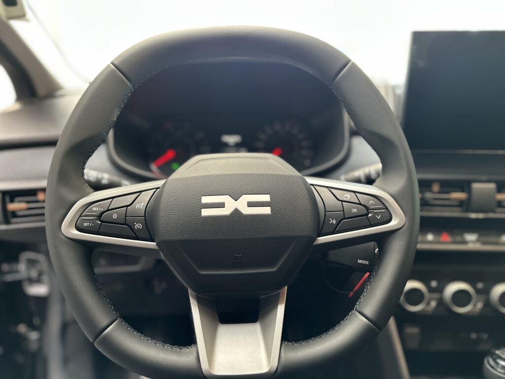 Dacia Sandero Exposé-Bild 35