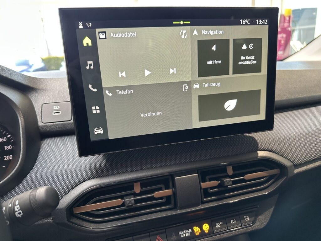 Dacia Sandero Exposé-Bild 36