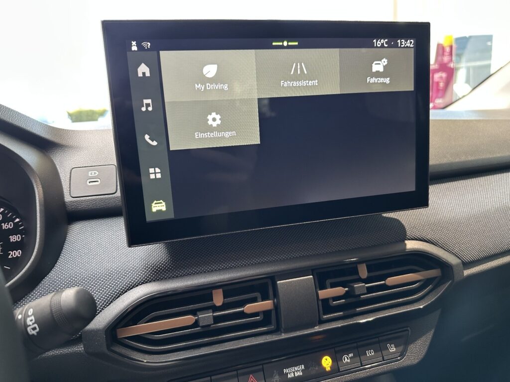 Dacia Sandero Exposé-Bild 38