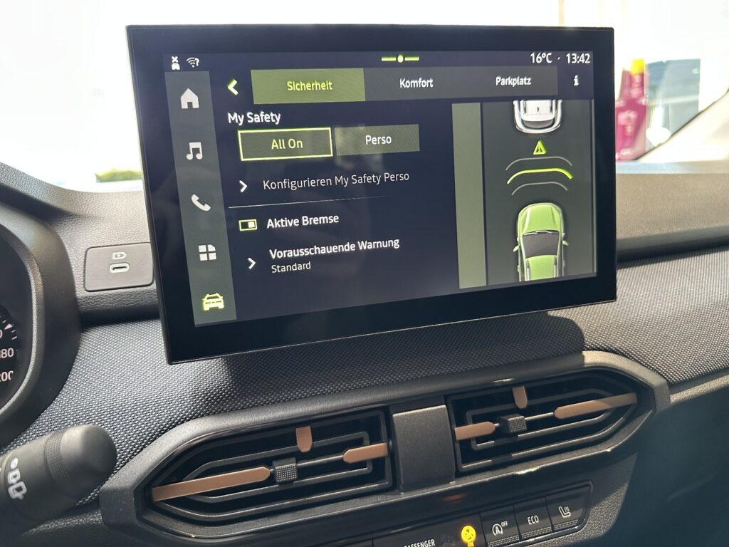 Dacia Sandero Exposé-Bild 39