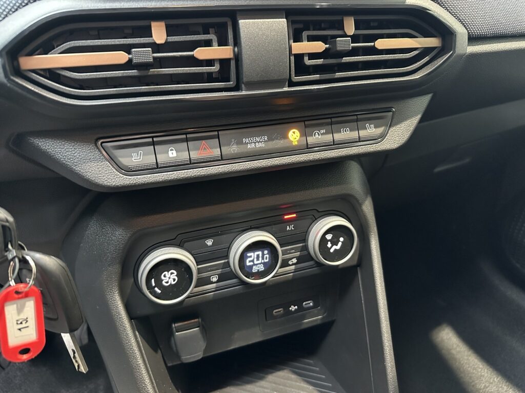 Dacia Sandero Exposé-Bild 41