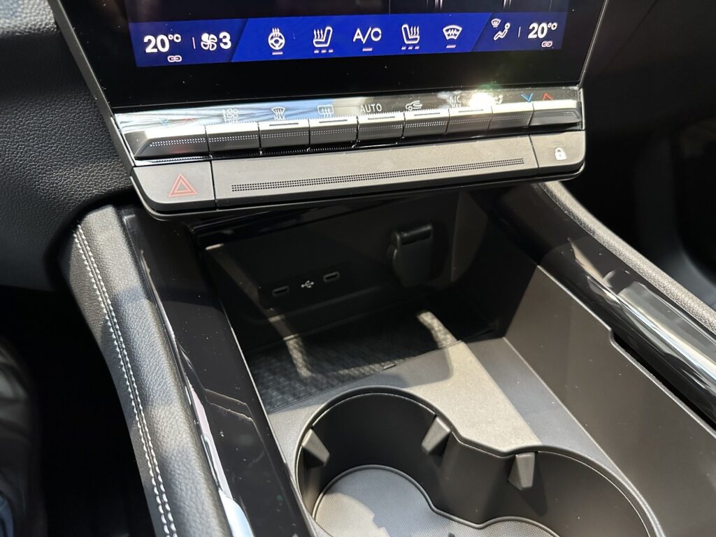 Renault Austral Exposé-Bild 48