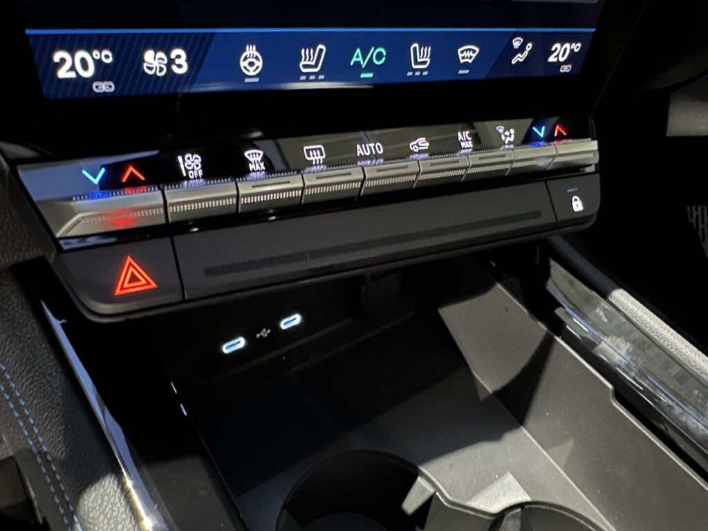 Renault Austral Exposé-Bild 49