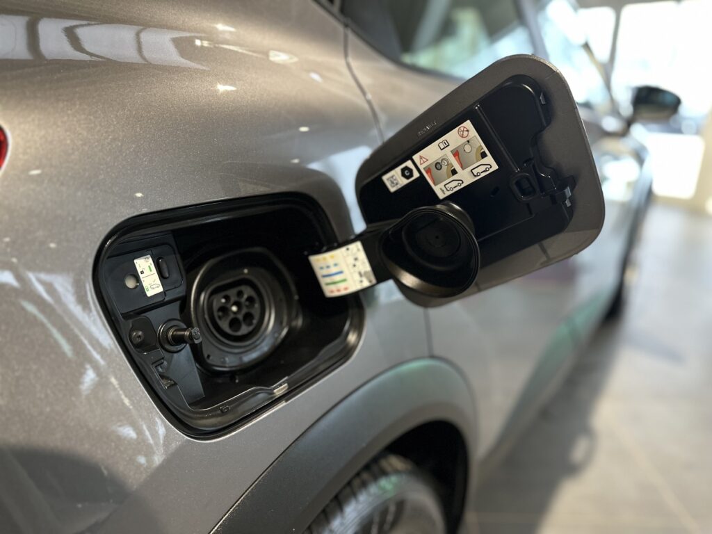 Renault Captur Exposé-Bild 9