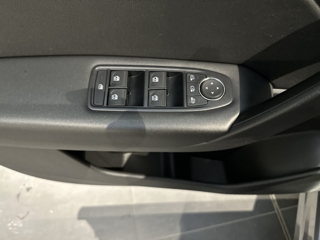 Renault Captur Exposé-Bild 30