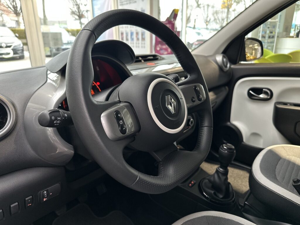 Renault Twingo Exposé-Bild 32