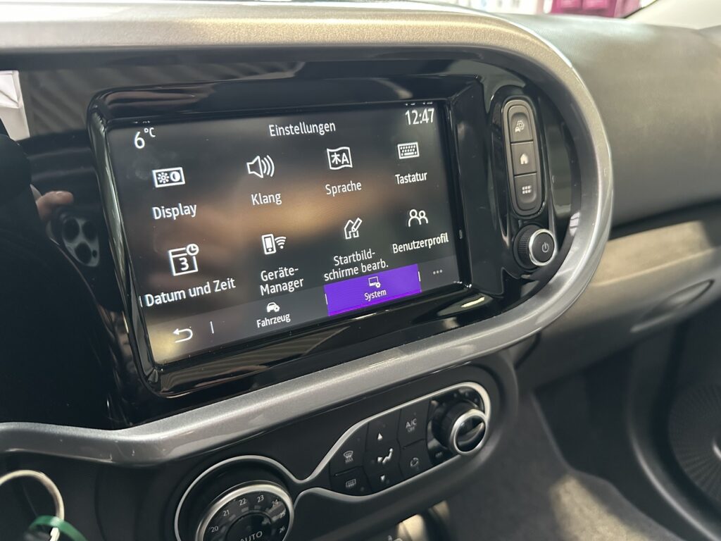 Renault Twingo Exposé-Bild 50