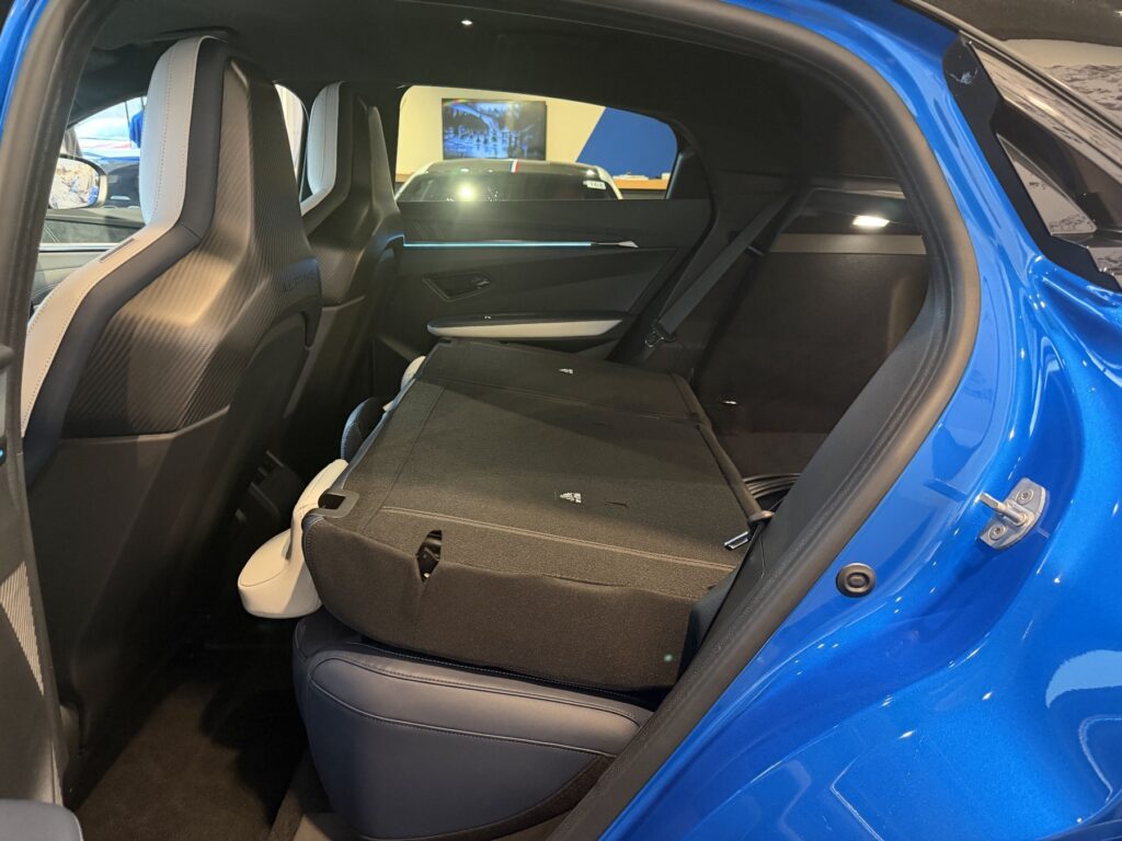 Alpine A390 Exposé-Bild 37