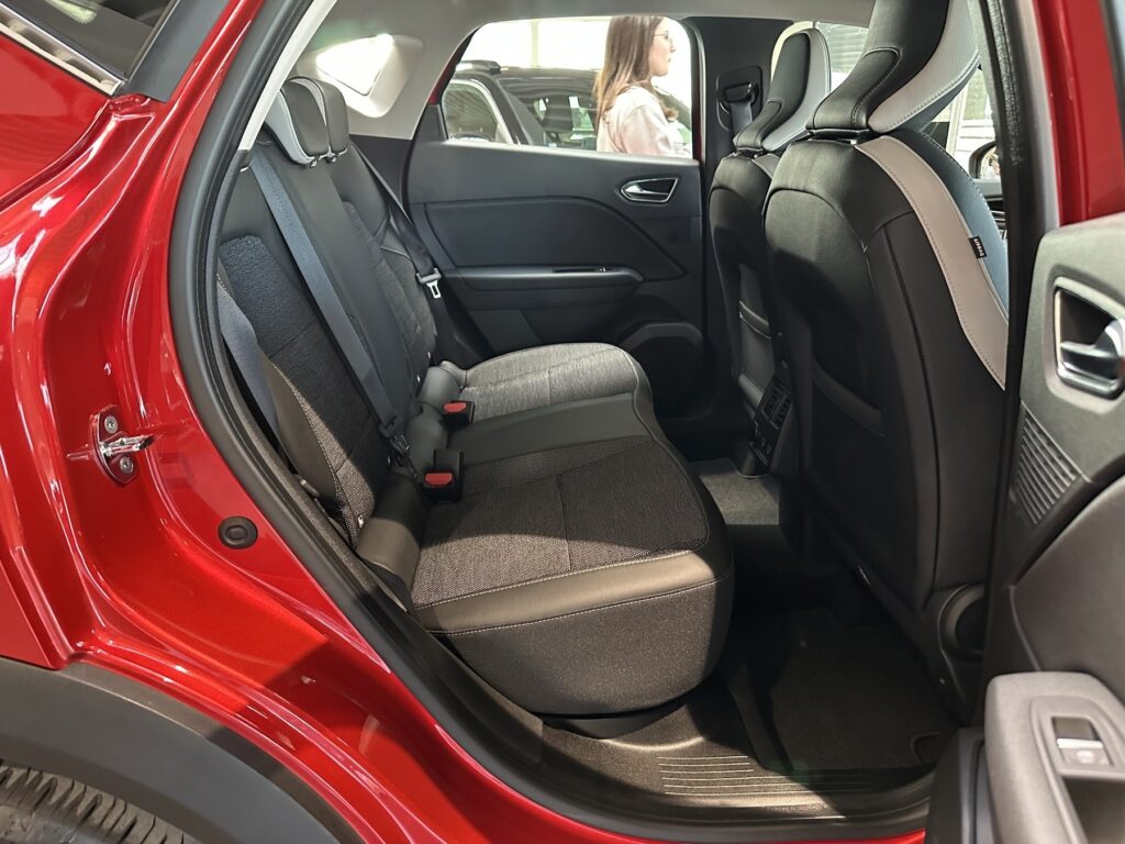 Renault Captur Exposé-Bild 8