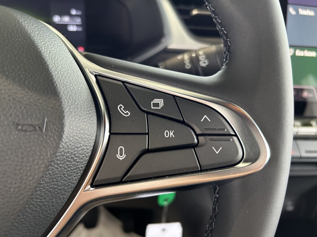 Renault Captur Exposé-Bild 25