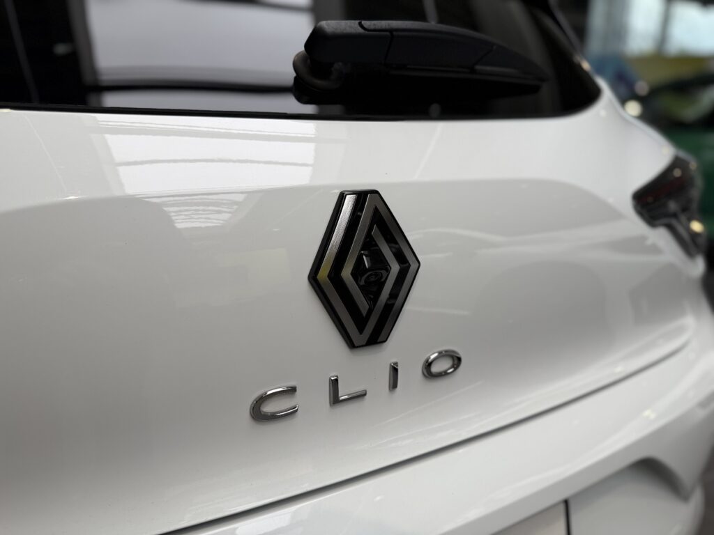 Renault Clio Exposé-Bild 10