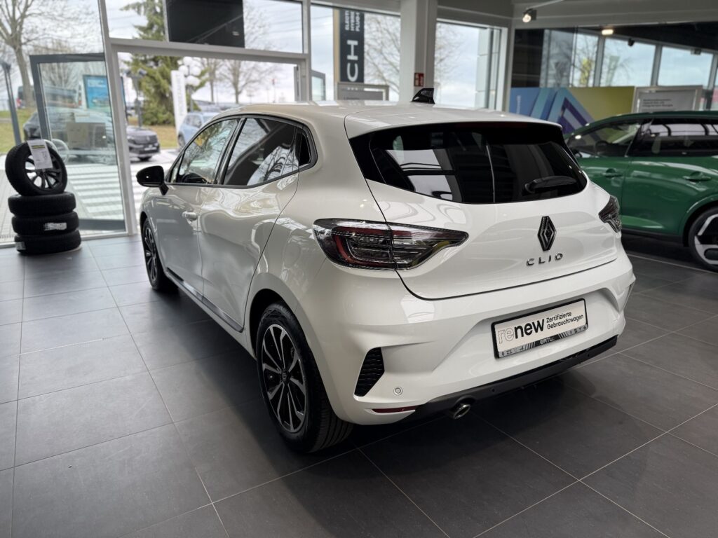 Renault Clio Exposé-Bild 12